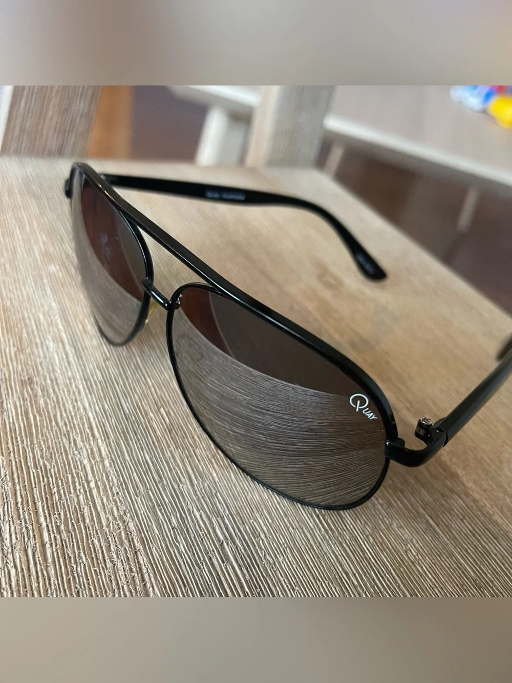 Quay Australia Macaw Black Aviator Sunglasses Oversized UV Protect Logo Bridge